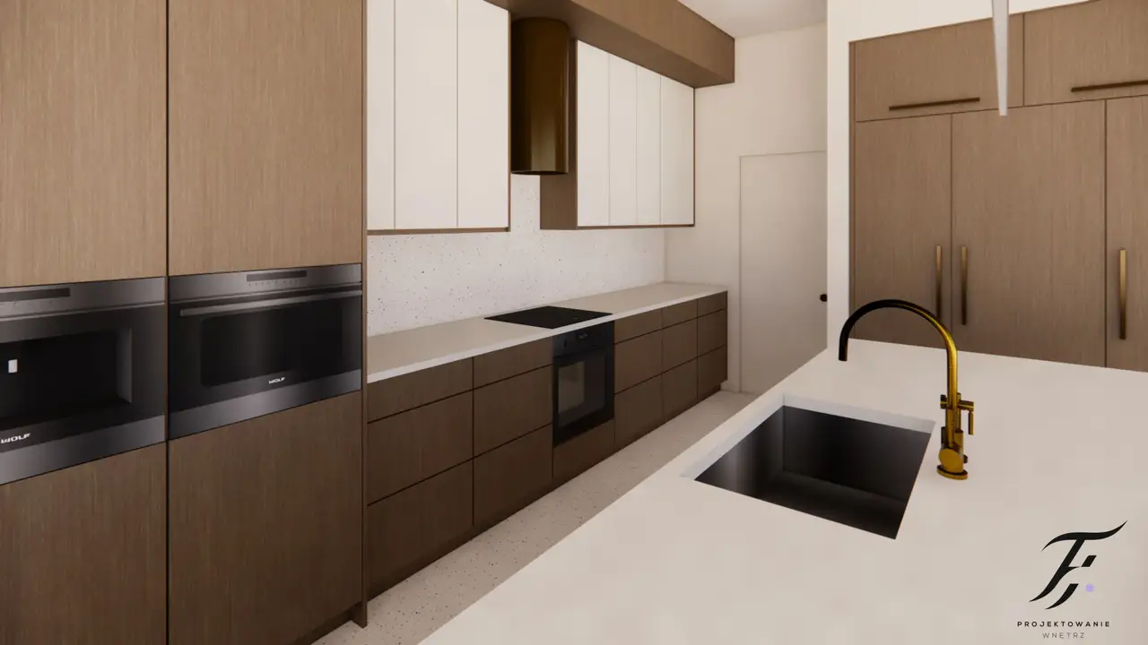 Projekt przedstawia kuchnię połączoną z salonem, utrzymany w eleganckim i nowoczesnym stylu. Kuchnia wyróżnia się połączeniem naturalnego drewna z białymi elementami oraz płytkami lastryko, które dodają wnętrzu charakteru. Centralnym punktem kuchni jest duża wyspa kuchenna, wokół której znajduje się zabudowa kuchenna. Złoty okap i złoty kran przyciągają wzrok i dodają luksusowego akcentu.  W salonie dominują pomarańczowe kanapy, które kontrastują z neutralnymi kolorami kuchni, tworząc ciepłą i przytulną atmosferę. Całość wnętrza jest harmonijna i nowoczesna, a zarazem funkcjonalna.